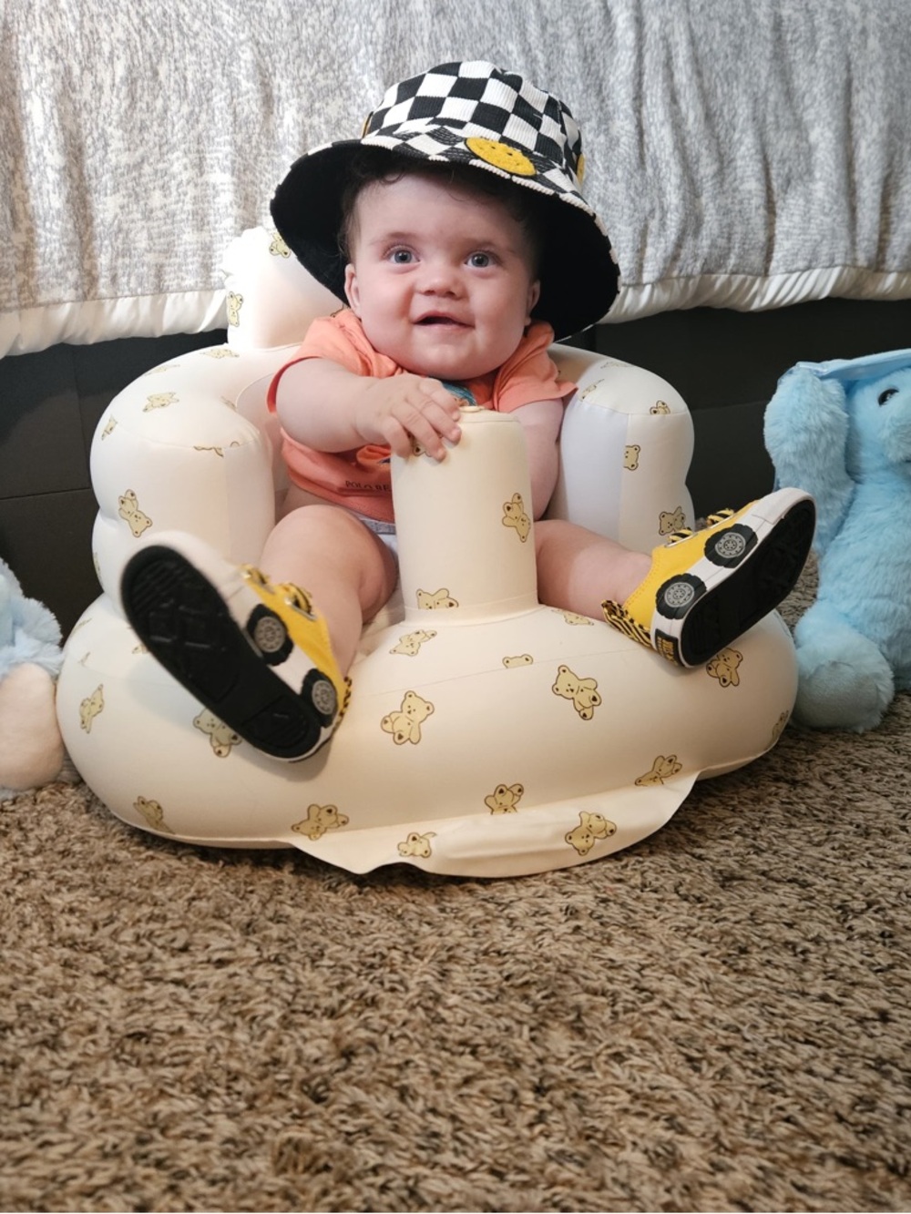 Yellow infant Converse sz 3